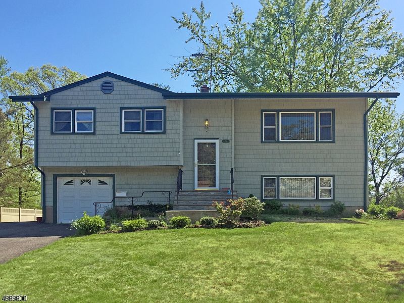 1st image of 25 Philip Dr
