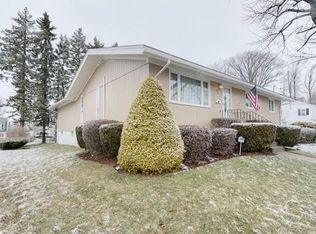 91 Kalmar St, Worcester, MA 01606