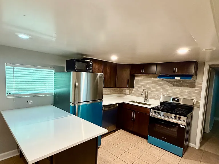 6030 N Claremont Ave #1G — Photo 10