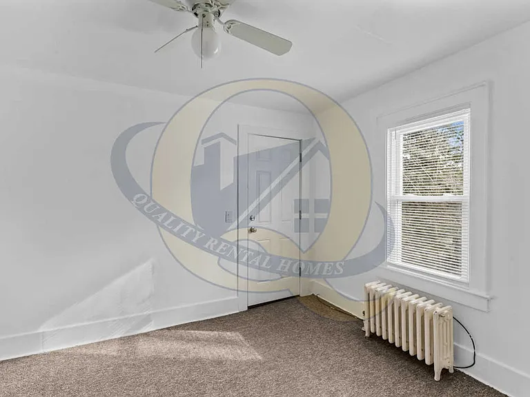 829 Clinton St — Photo 8