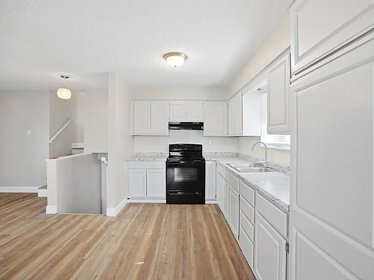 3683 Halifax Cir — Photo 15