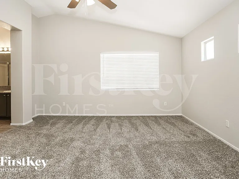 528 Brown Breeches Ave — Photo 6