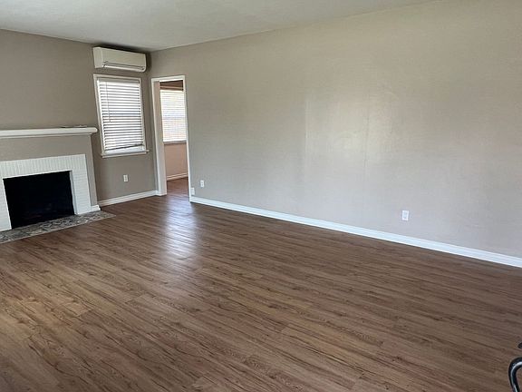 4th image of 2225 W Merced Ave #A