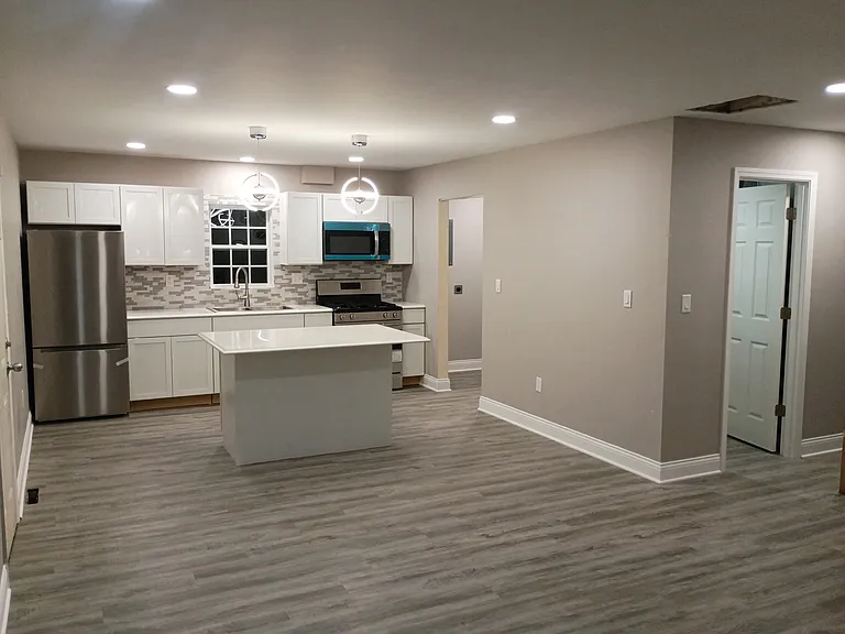 2925 Miami St — Photo 3