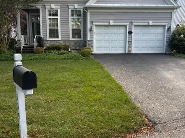 139 Violet Dr, Kennett Square, PA 19348