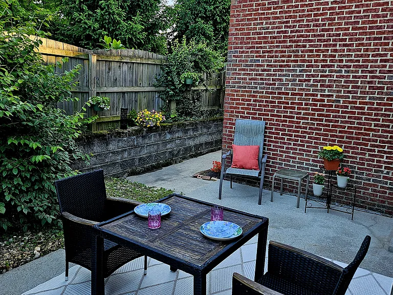 2216 Burns Ct — Photo 27
