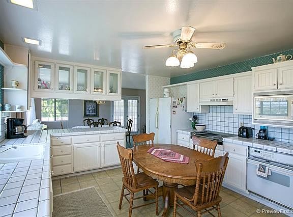 4th image of 8728 Glenira Ave