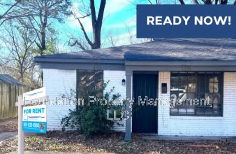 1131 Catalina St — Photo 1