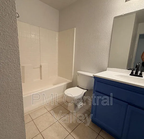 464 Lucas Ct — Photo 17