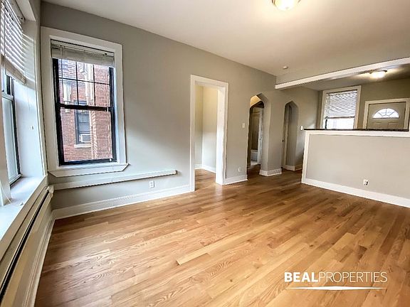2nd image of 4417 N Wolcott Ave