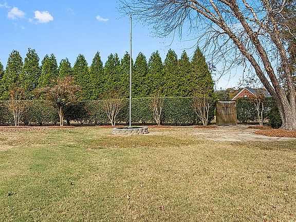 3rd image of 206 Milwood Dr