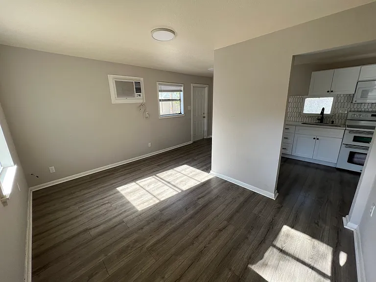 836 Orange Park Ave — Photo 3