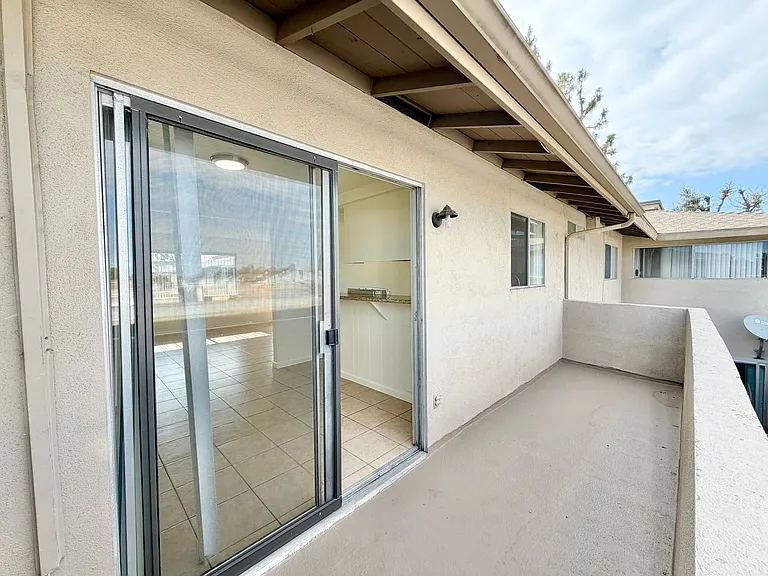 Westgate Villa Apartments — Photo 17
