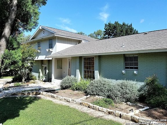 3rd image of 135 Sagecrest Dr