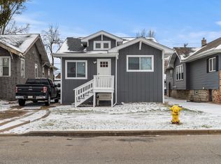 319 156th Pl, Calumet City, IL 60409