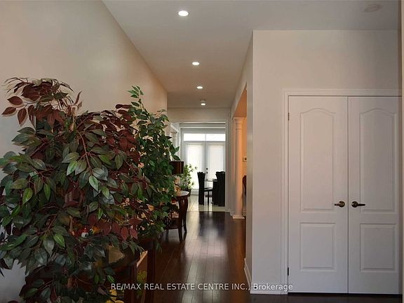 5th image of 4640 Erwin Rd