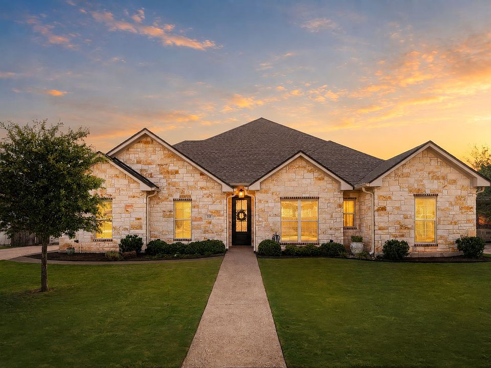 1st image of 717 Wintergreen Dr