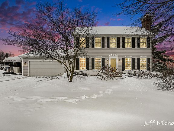 3rd image of 3301 Nobb Hill Dr