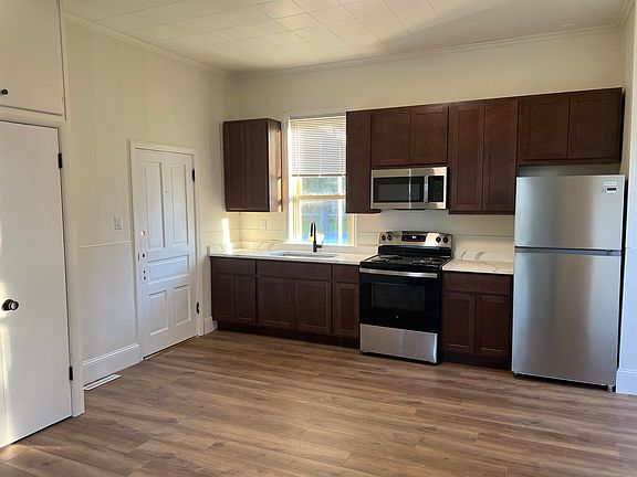 2nd image of 533 W Cherry St #4