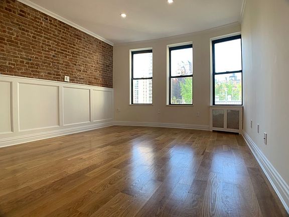 4th image of 151 E 81st St #6DD