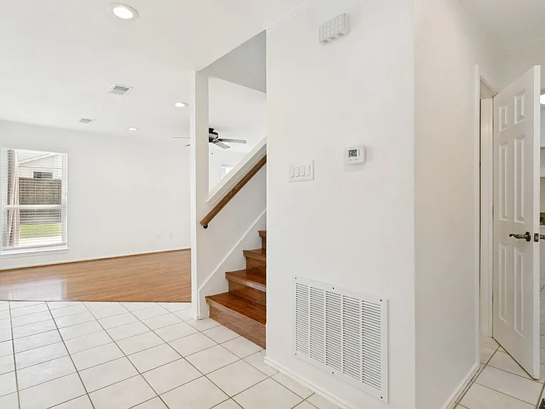 2236 Ryan Rdg — Photo 4