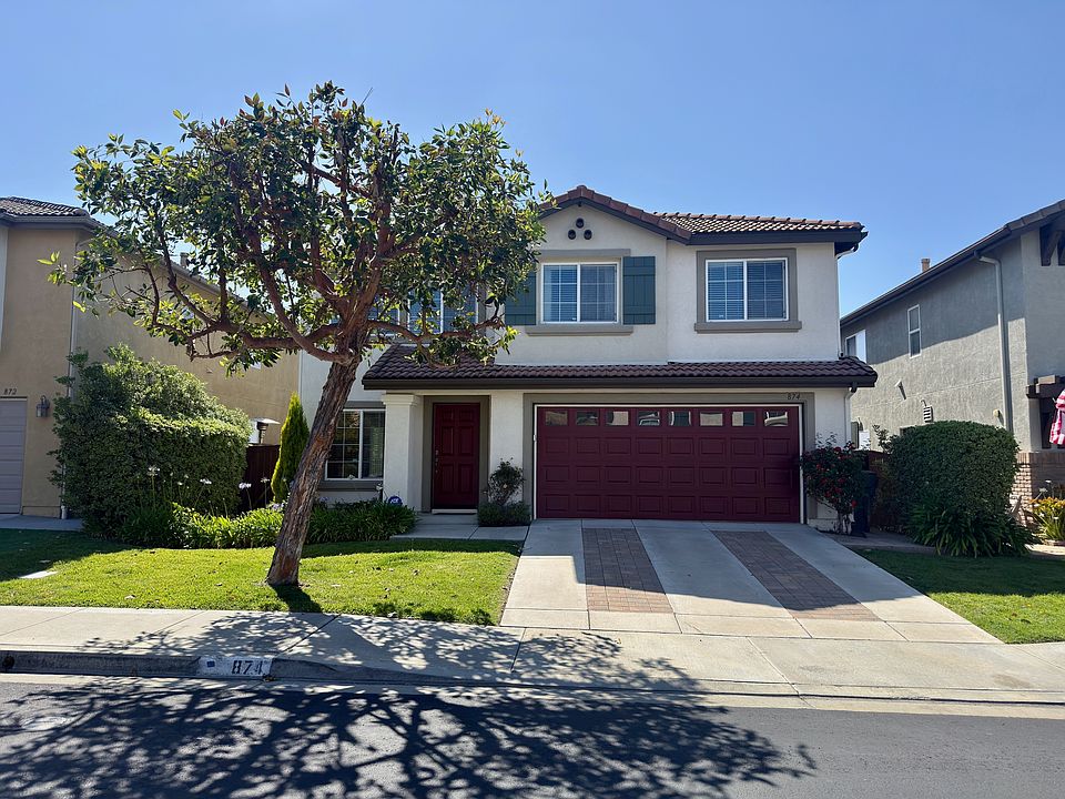 874 Via La Venta, 2 Stories, 2 car. garage, 4 bedrooms 3.5 Bathrooms
