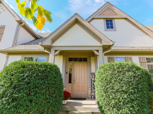 240 Regency Ct Unit C, Wauconda, IL 60084