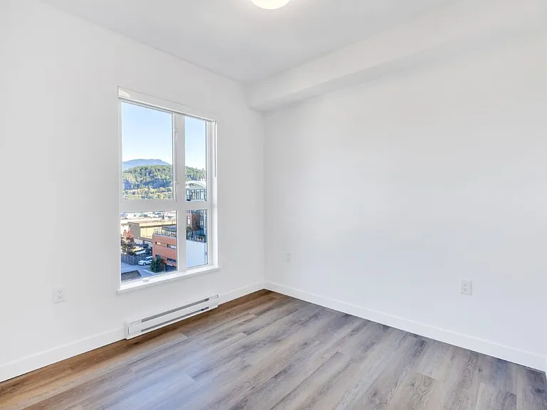 38012 3rd Ave — Photo 32