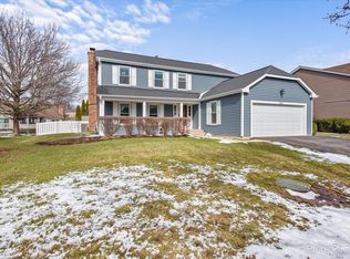 3218 Blackhawk Trl, St Charles, IL 60174