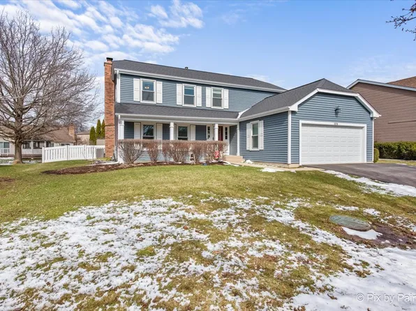 3218 Blackhawk Trl, St Charles, IL 60174