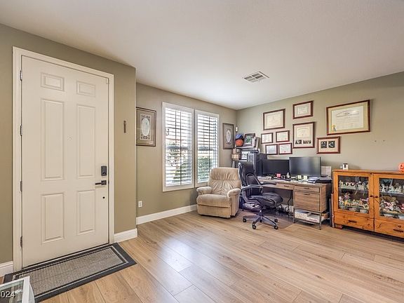 4th image of 10137 Iron Wood Peak Ave