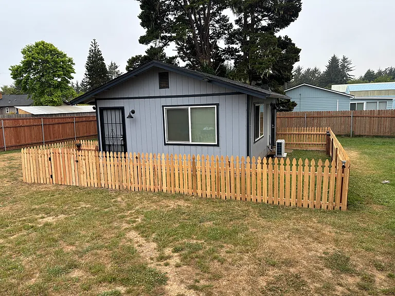 Lakeview Dr — Photo 5