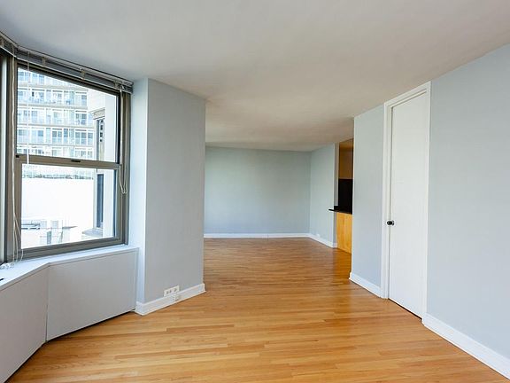 2nd image of 535 N Michigan Ave APT 715