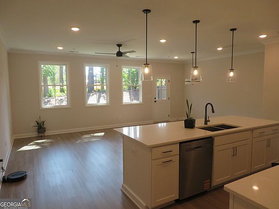 4th image of 1608 Ruskin Way