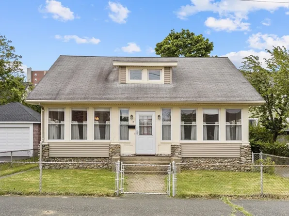 15 Pray St, Quincy, MA 02169