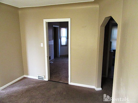 3rd image of 15409 Bringard Dr