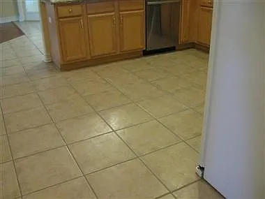 7771 Cricklewood Dr — Photo 9
