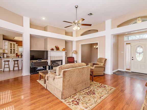 4th image of 406 Cypress Cv