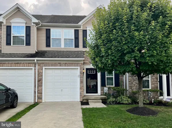 27 Franklin Cir, Somerdale, NJ 08083