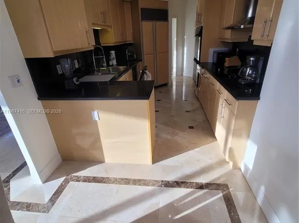 6051 N Ocean Dr, Hollywood, FL