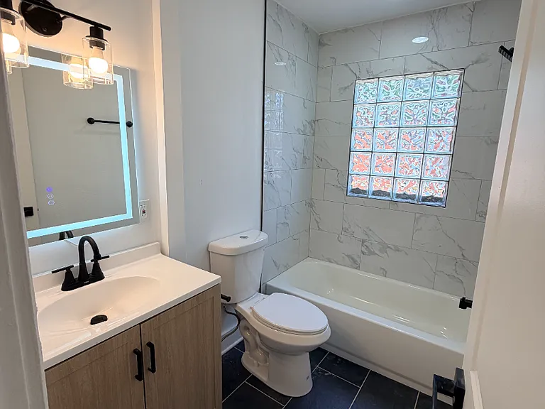 1336 Sharon St NW — Photo 3