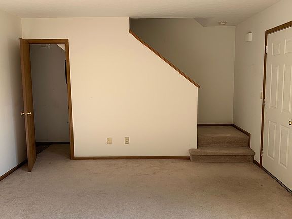 4th image of 1255 Hillcrest Dr #1257