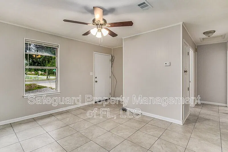 2 bed, 1.0 bath, 810 sqft, $1,150 — Photo 4