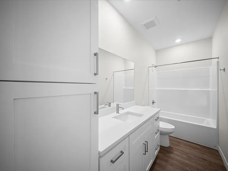 1303 Post Dr NE — Photo 8