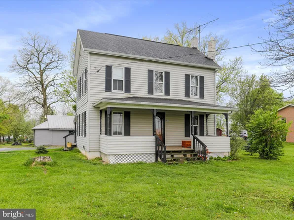 9022 Williamsport Pike, Falling Waters, WV 25419