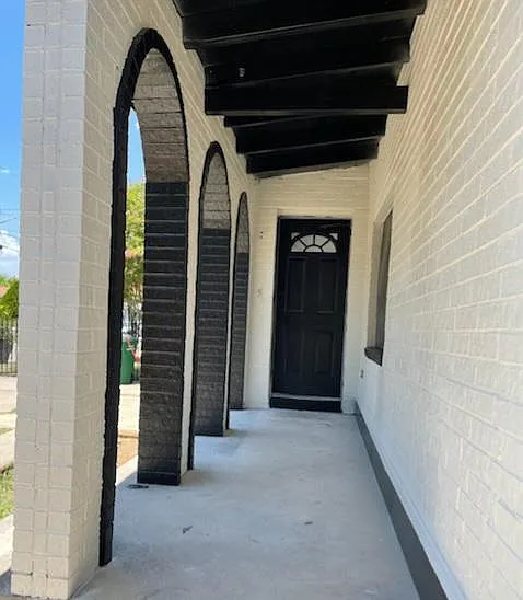 Building Photo - 2026 Dahlgreen Ave