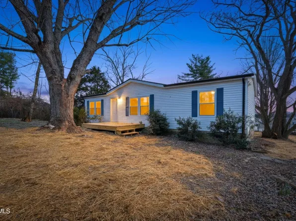 449 Bay Hill Dr, Piney Flats, TN 37686