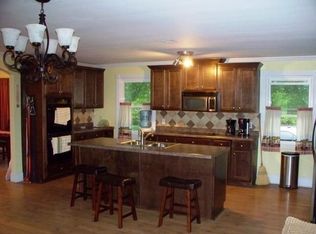 313 Cedarwood Ln, Matthews, NC 28104