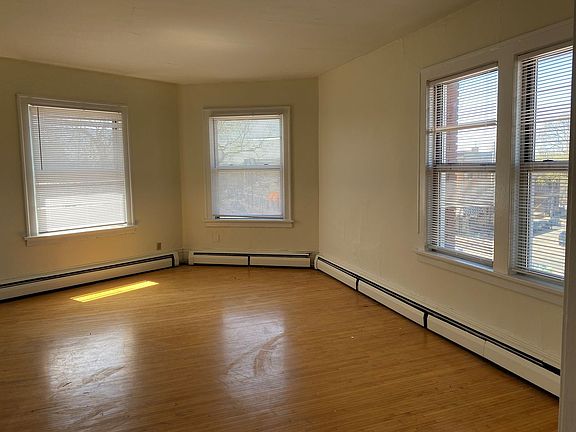 3rd image of 2121 Hennepin Ave S #202