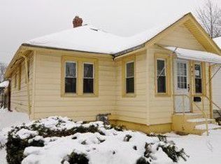 627 S Jackson St, Waukegan, IL 60085